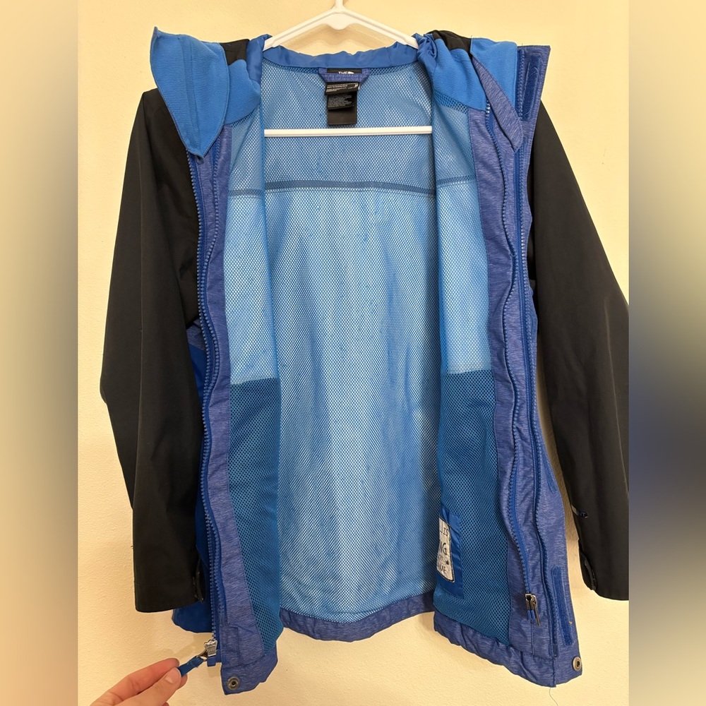 The North Face Boys Blue and Black DryVent Jacket 10/12 - Picture 2 of 6